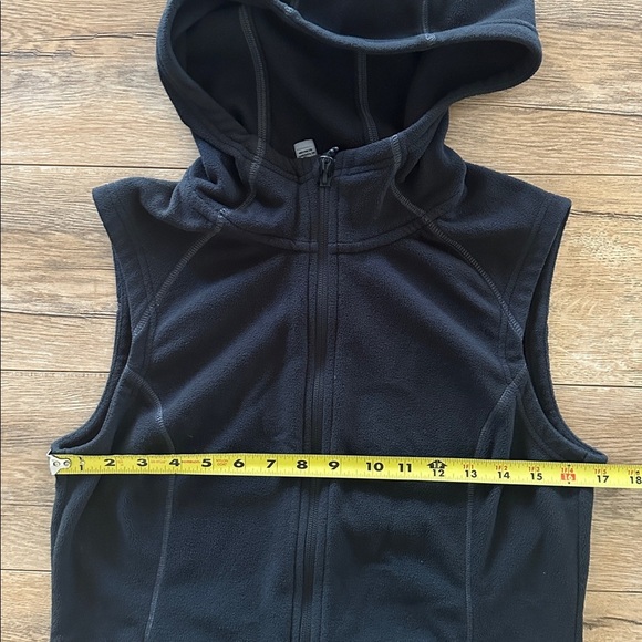 Mountain Hardware Black Fleece Hooded Women’s Vest Size Medium - Picture 5 of 8